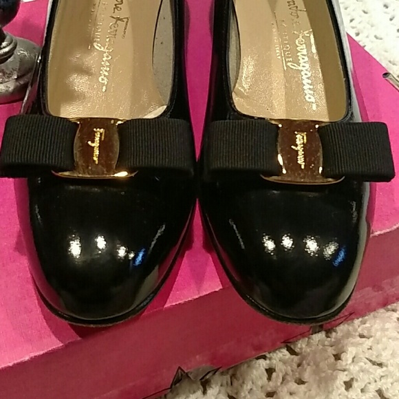 🌼SOLD 🌼Salvatore Ferragamo🌼SOLD🌼 - Picture 2 of 8